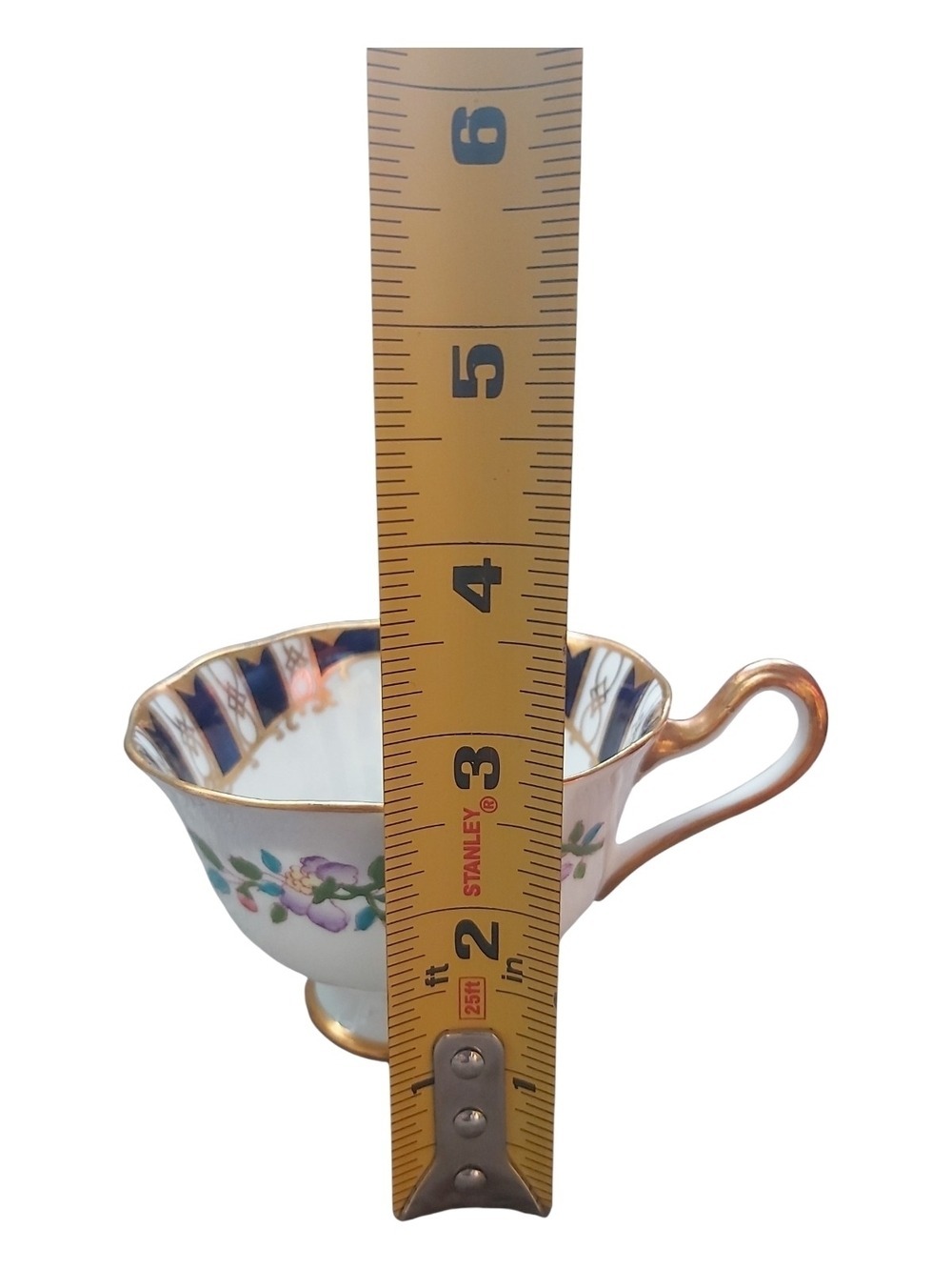 Vintage Royal Albert "Gold Crest" (7423) Teacup and Saucer - Made in England - Picture 12 of 15